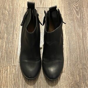 DV by Dolce Vita Sleek Black Ankle Booties